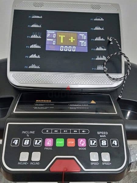 3hp treadmill fitness, automatic incline ,used like new 2