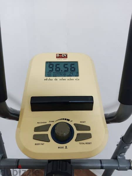 body sculpture Elliptical machine sports, used like new 3