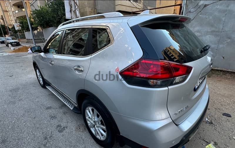 Nissan X-Trail 2018 only 15.000 company 1