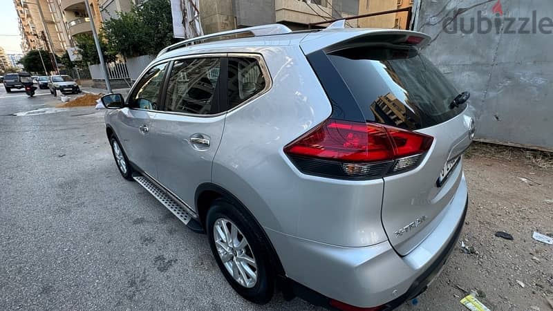 Nissan X-Trail 2018 only 15.000 company 10