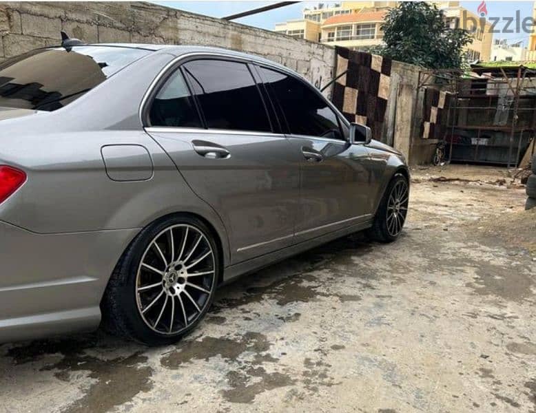 Mercedes Benz c200 4