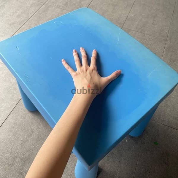 ika mammut blue small kids table with drawer 9