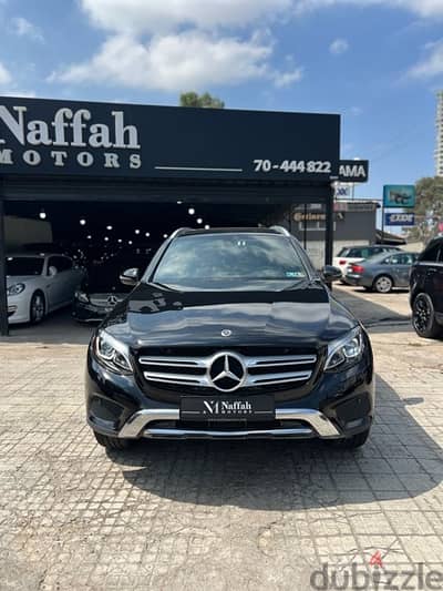 GLC 300 4matic 2017 (Clean Carfax)(1Owner)89,000miles Only!!!