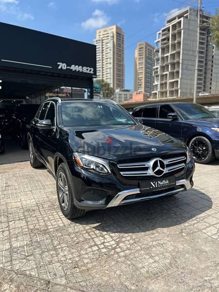 Mercedes-Benz GLC 300 4matic 2017 (Clean Carfax)(1Owner) 2