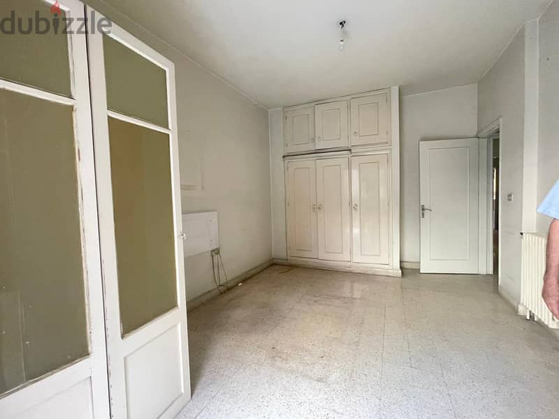 For rent Achrafieh 160 sqm unfurnished apartment 2