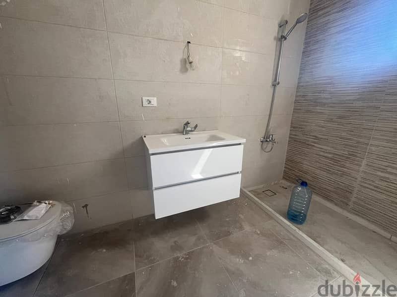 Apartment For Sale in Ras El Nabeh شقة للبيع في راس النبع 12