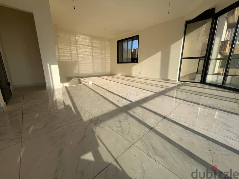 Duplex for sale in Ras El Nabeh دوبلكس راقي للبيع بموقع مميز 1