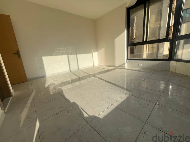 Duplex for sale in Ras El Nabeh دوبلكس راقي للبيع بموقع مميز 3