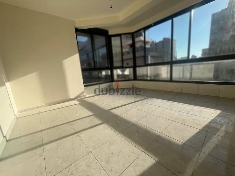 Duplex for sale in Ras El Nabeh دوبلكس راقي للبيع بموقع مميز 5