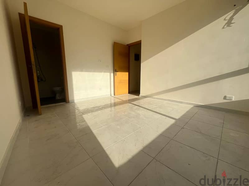 Duplex for sale in Ras El Nabeh دوبلكس راقي للبيع بموقع مميز 9