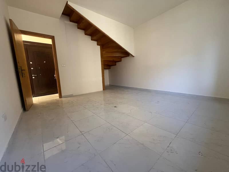 Duplex for sale in Ras El Nabeh دوبلكس راقي للبيع بموقع مميز 10