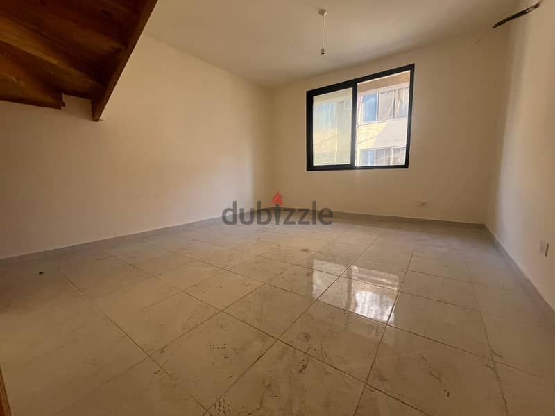 Duplex for sale in Ras El Nabeh دوبلكس راقي للبيع بموقع مميز 12