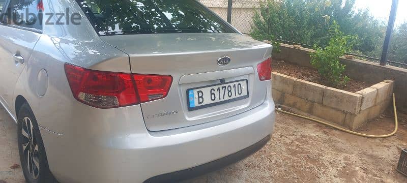 Kia Cerato 2011 3