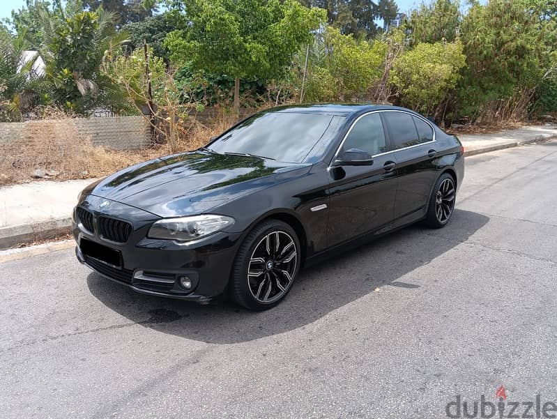 BMW 5-Series 2016 520 I 3