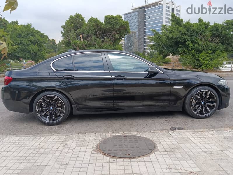 BMW 5-Series 2016 520 I 9