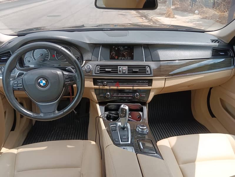 BMW 5-Series 2016 520 I 14