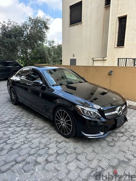 Mercedes C 300 AMG-line 4matic 2018 black on red (clean carfax) 2