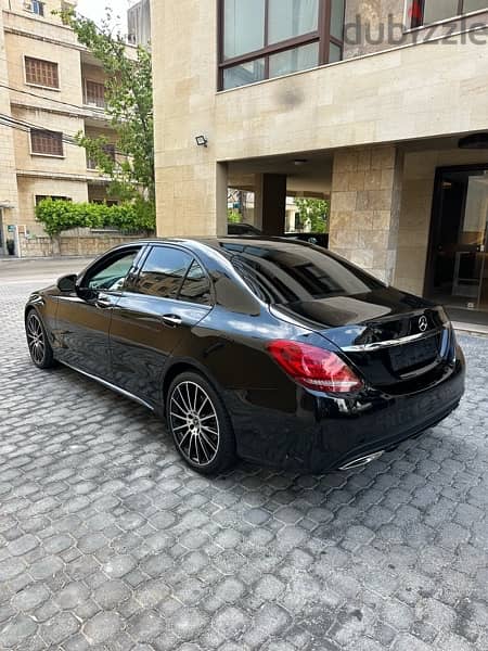 Mercedes C 300 AMG-line 4matic 2018 black on red (clean carfax) 3