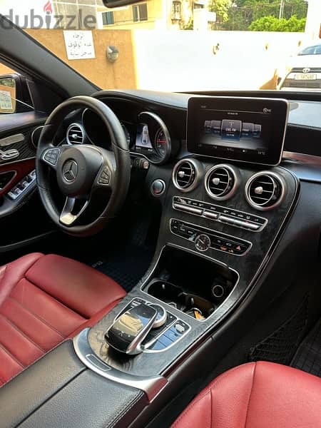 Mercedes C 300 AMG-line 4matic 2018 black on red (clean carfax) 6