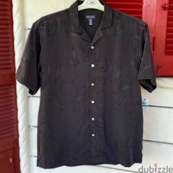 VAN HEUSEN Black Floral Hawaiian Shirt. (L&XL) 1