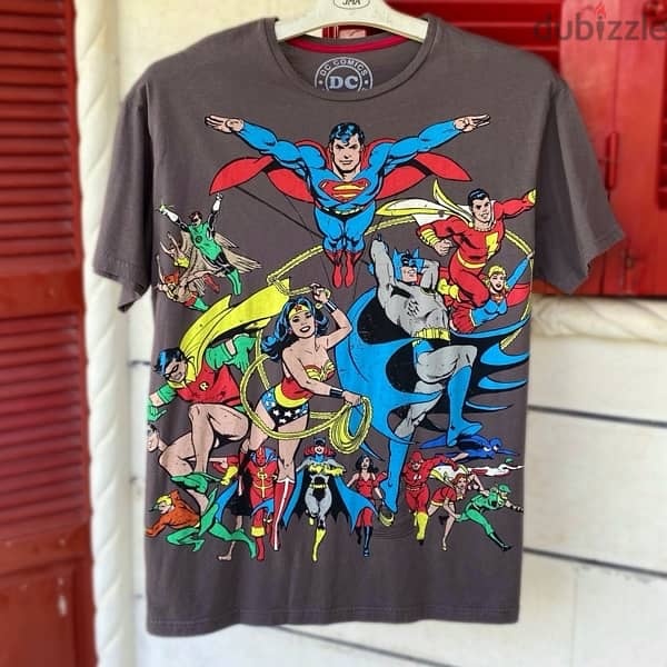 DC COMICS Super Heroes T-Shirt. (XL) 1