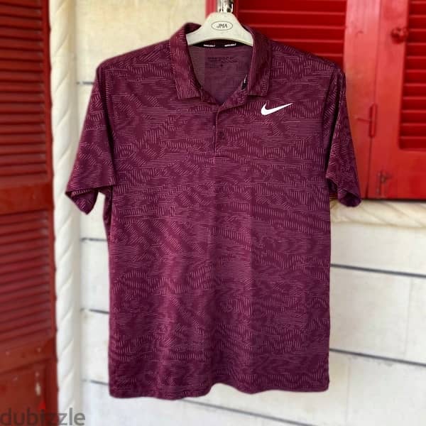 NIKE GOLF Burgundy Sports T-Shirt. (L) 1