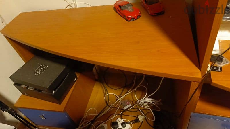 room desk 1