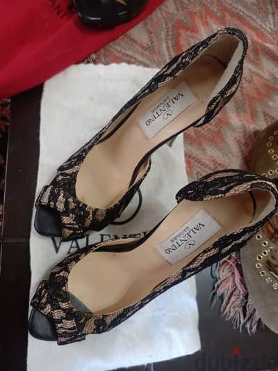 valentino size 37