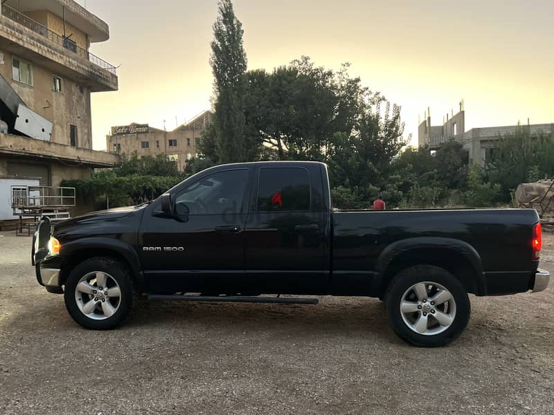 Dodge Ram 2005 1500 hemi v8 5.7L 4