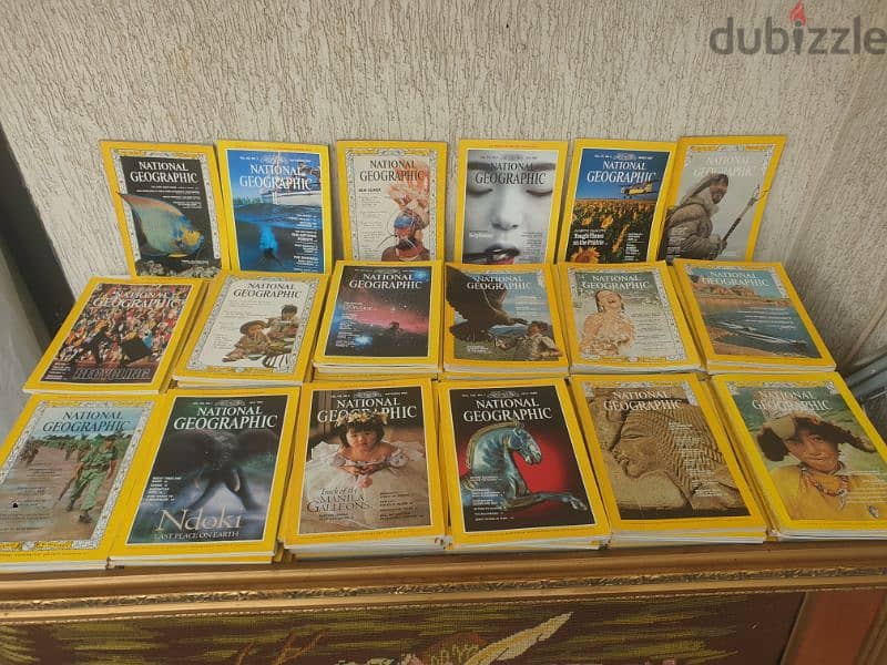 huge collection of national geographic,240 magazines 5