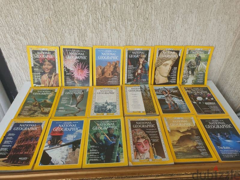 huge collection of national geographic,240 magazines 12