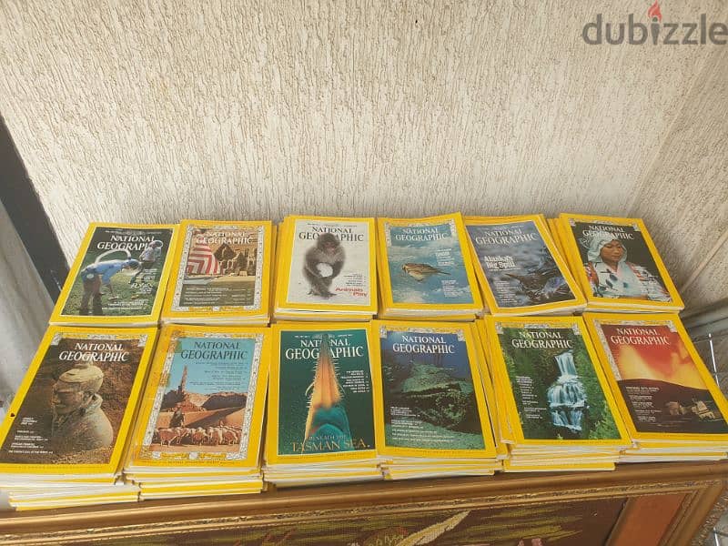 huge collection of national geographic,240 magazines 18