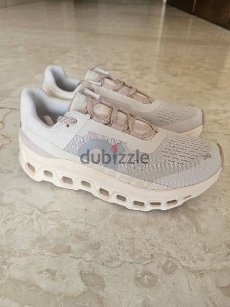 on cloud shoes size 38 2