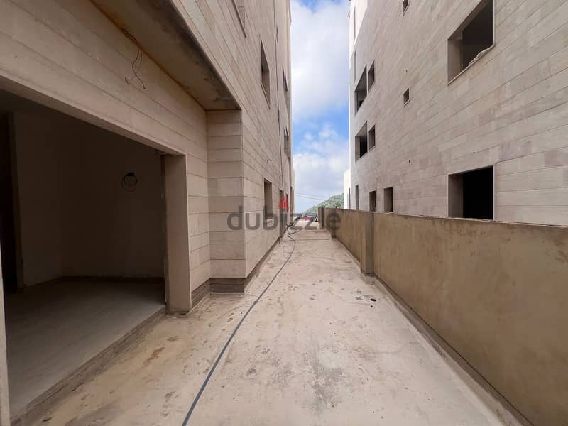 Apartment for sale in Jouret el Ballout  شقة للبيع في جورة البلوط 6