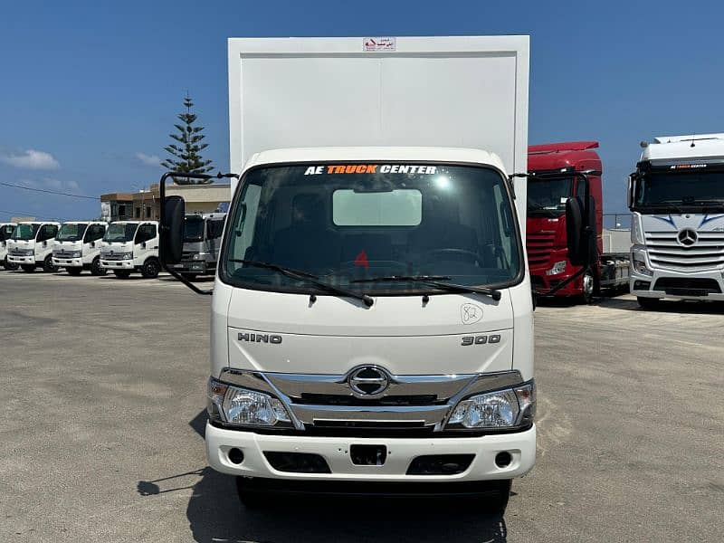 HINO 614 BOX 2023 2