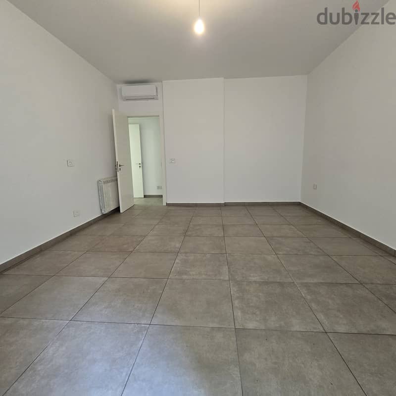 Apartment with terrace for rent in Mtaylebشقة مع تراس للايجار 10