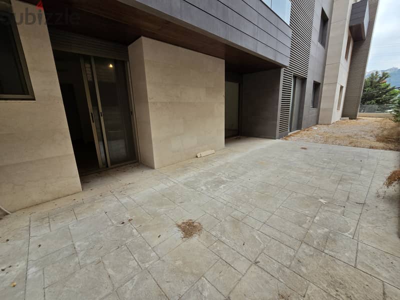 Apartment with terrace for rent in Mtaylebشقة مع تراس للايجار 14