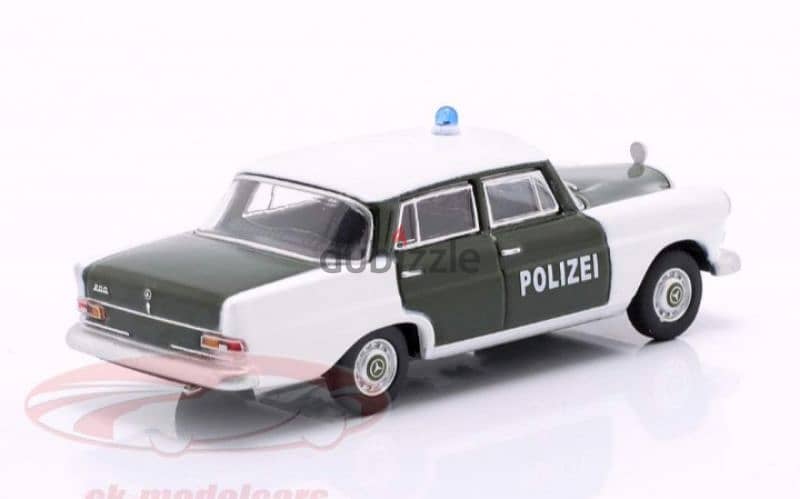 Mercedes (W110) Police 1961 diecast car model 1;64. 3