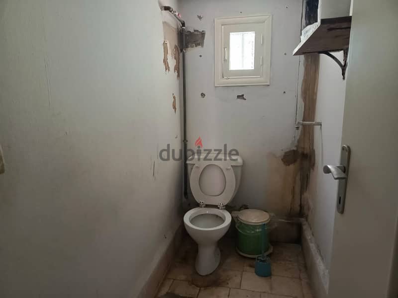 Stand alone house for sale in Qornet El hamra 8