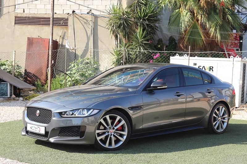 Jaguar XE 2016 0