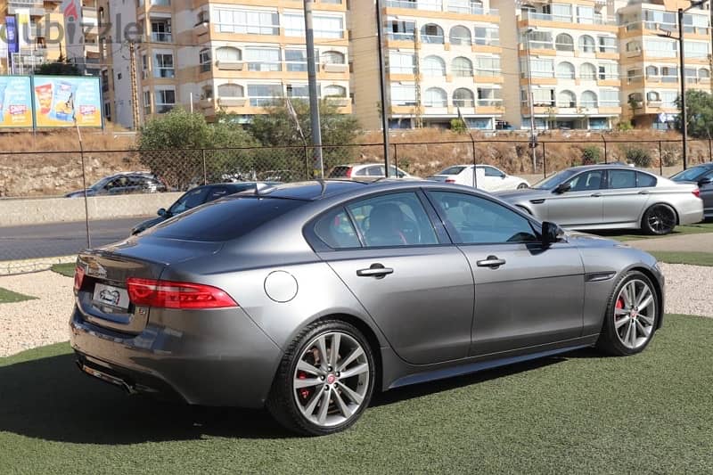 Jaguar XE 2016 3