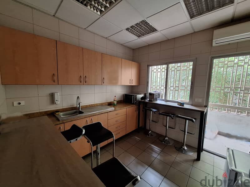 Office for rent in Achrafieh مكتب للأجار في الأشرفية 11