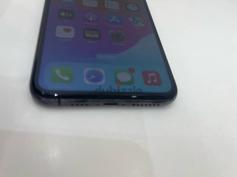 iPhone 11 Pro Max for sale 64gb super clean 4