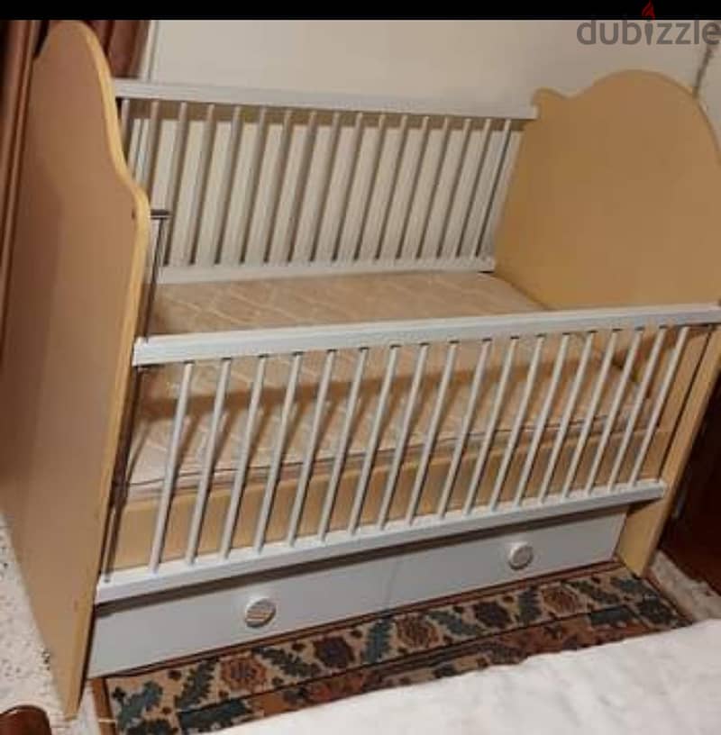 Baby crib + mattress - Perfect condition and quality 0