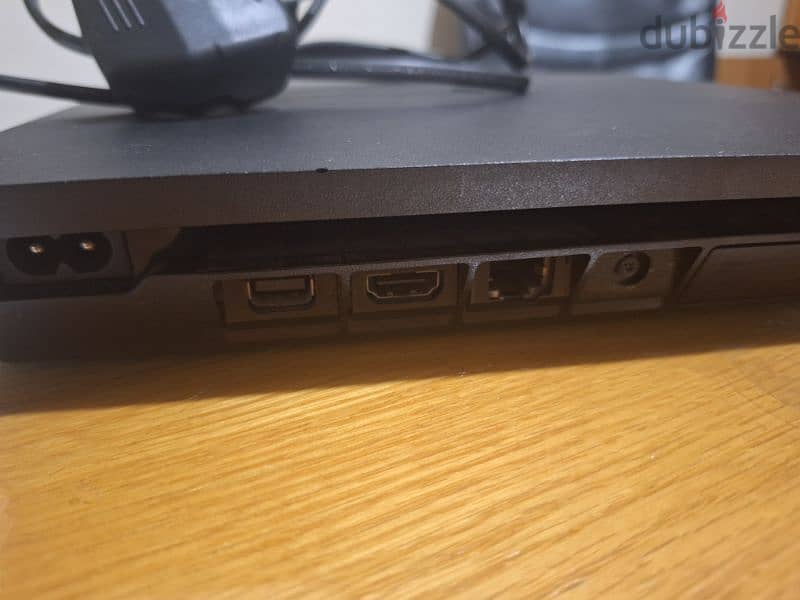 Clean very good condition Ps4 3