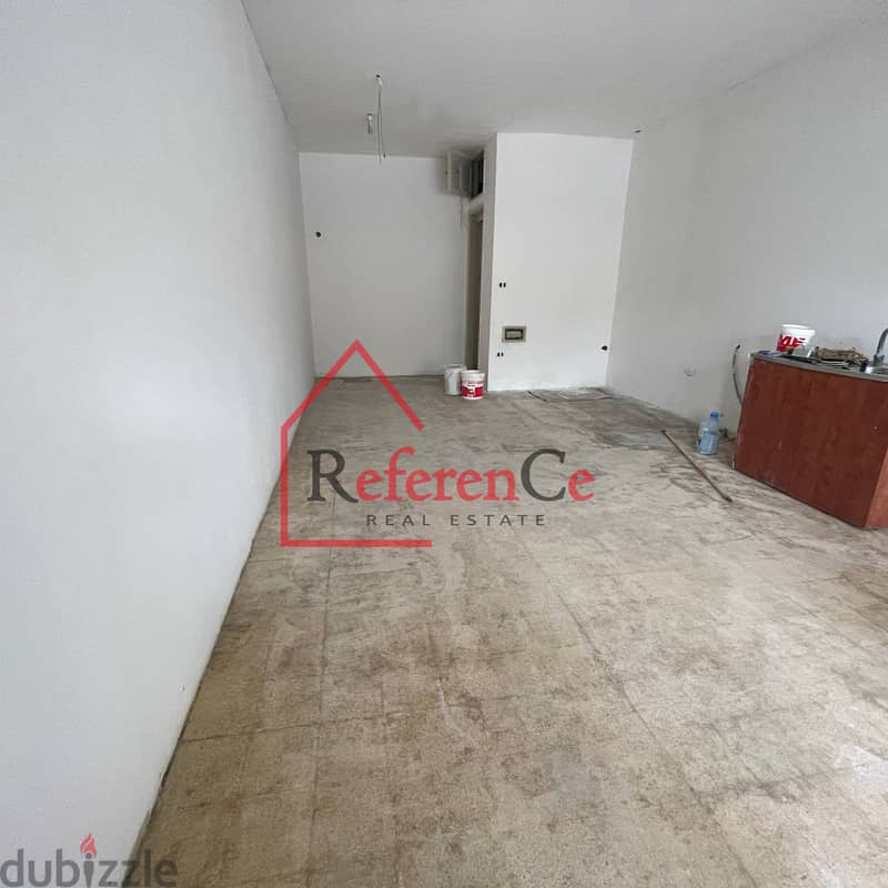 Shop for rent in Horch Tabet.  محل تجاري للإيجار بحرش تابت 2