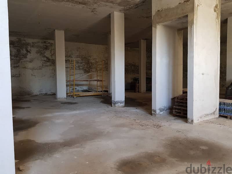 608m² Commercial Warehouse for Rent in Naccache 2