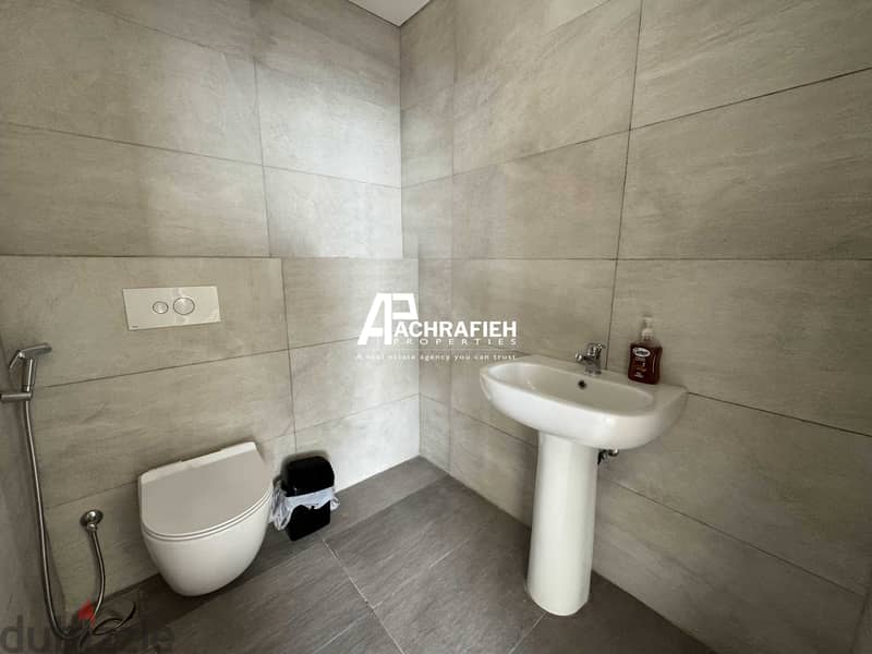 Private Pool - Penthouse for Sale in Achrafieh - شقة للبيع في الأشرفية 9