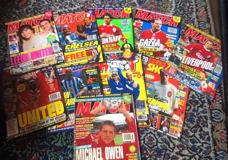 Arround 100 football and basketball magazines with a lot of posters 2