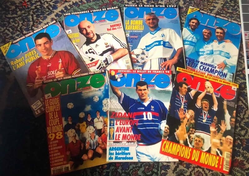 Arround 100 football and basketball magazines with a lot of posters 4